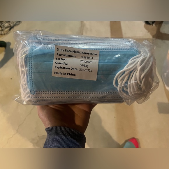 Disposable Masks, 3 Ply Face Mask, non-sterile, 50 per pack, New, Never Opened - Picture 2 of 3